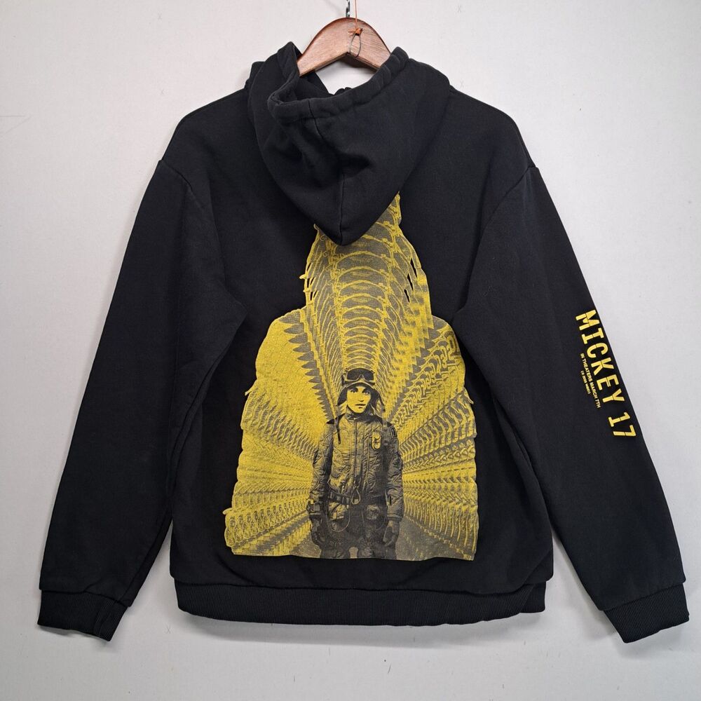 Mickey 17 Movie Hoodie Sweatshirt Robert Pattinson Large Official Promo Merch